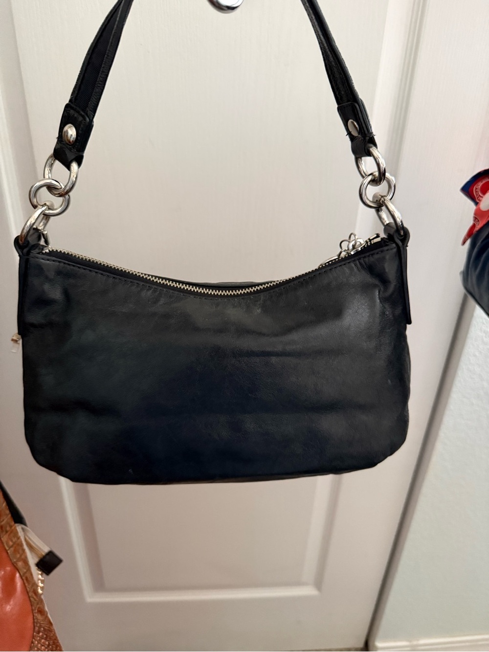 Coach POPPY Black Leather Shoulder Bag with Silver Hardware & 3 Coach Charms - Picture 3 of 6
